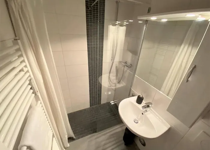 Exclusives In Bestlage +netflix +boxspring Lägenhet *